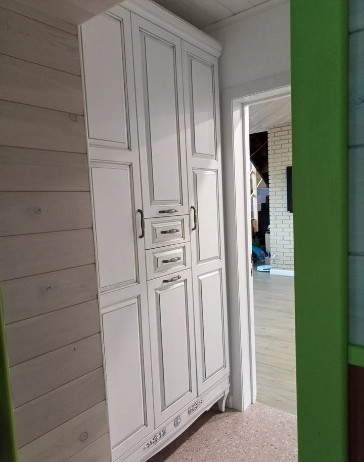 Кухни и мебель из массива на заказ